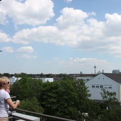 Lebensqualität Zähne - LEBENSQUALITÄT: Auf der Terrasse mit einem Milchkaffee warten!