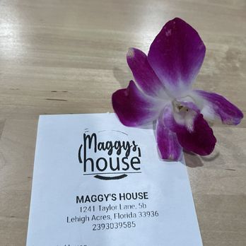 Maggy's House - part of the floral decoration from a plate - American Near Me - Lehigh Acres, Florida