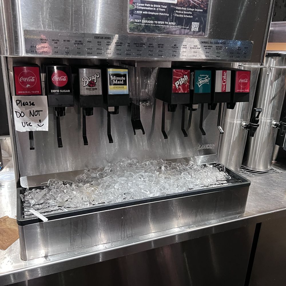 Chipotle Mexican Grill - Beverage area - Fast Food Near Me - Ellenton, Florida