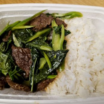 Congee Village - 103. Beef with chinese broccoli on rice lunch special - Cantonese Near Me - Flushing, New York
