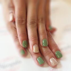Ashley Kepoo - Gel Manicure