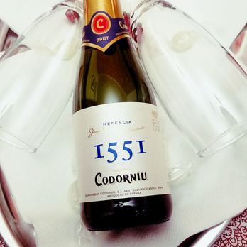 Hostal Go Inn - Complimentary bottle of Brut in my room! - Hotels Near Me - Madrid, M
