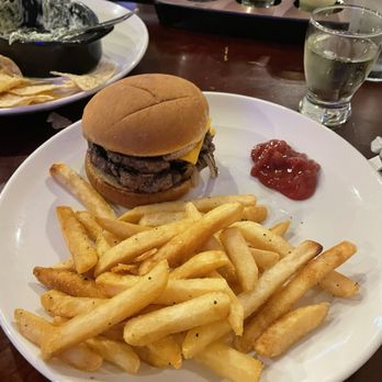 Brick River Cider - Smash burger - Cideries Near Me - Saint Louis, Missouri