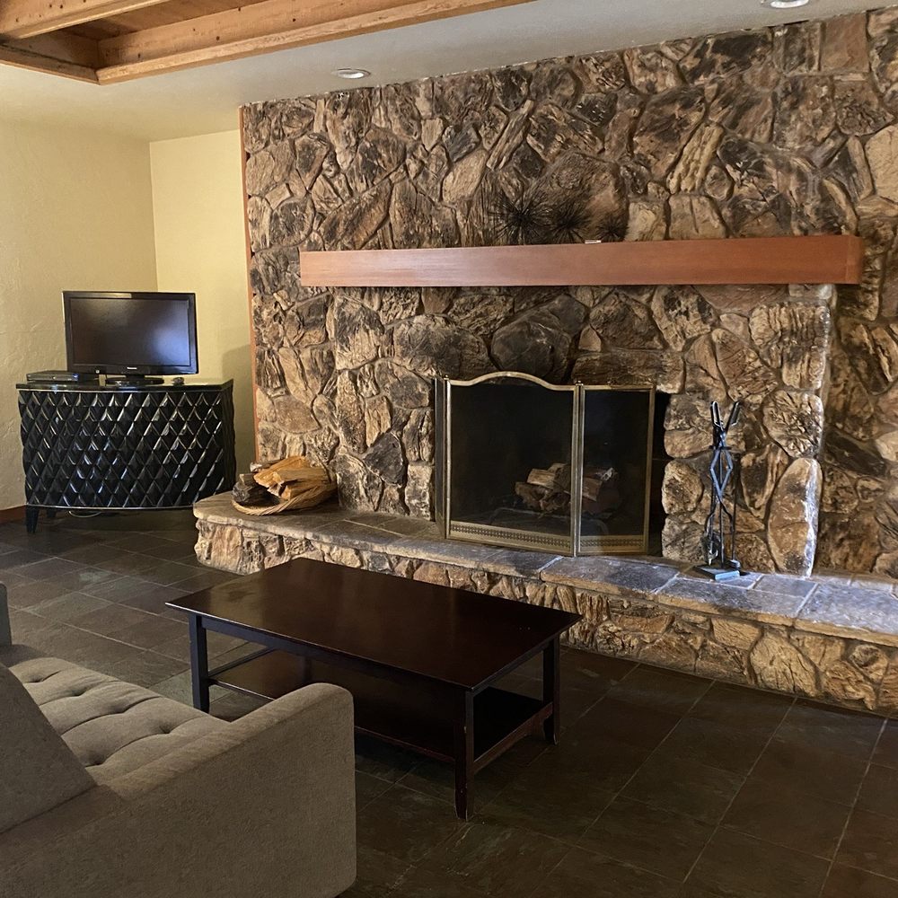 Sonoma Coast Villa - Fireplace - Hotels Near Me - Bodega, California Sonoma Coast Villa - Fireplace - Hotels Near Me - Bodega, California