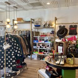 Sunni Daze Boutique & Hair Lounge - Something for everyone here at Sunni Daze