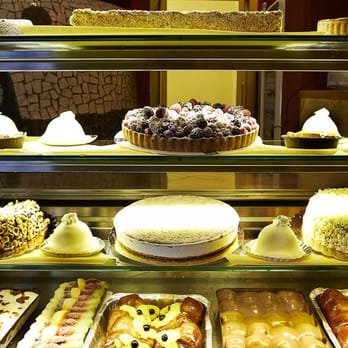 Donna Titina - Il buffet dei dolci - Pizza Near Me - Milan, Michigan