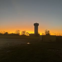 Comfort Inn Bolivar - Outside view of city watertower