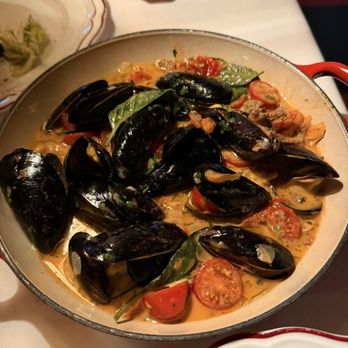 Carbone Vino - Zuppa di Mussels - Italian Near Me - Coconut Grove, Florida Carbone Vino - Zuppa di Mussels - Italian Near Me - Coconut Grove, Florida
