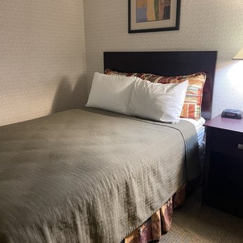 Holiday Motel - One of the two beds - Hotels Near Me - Winnemucca, Nevada Holiday Motel - One of the two beds - Hotels Near Me - Winnemucca, Nevada