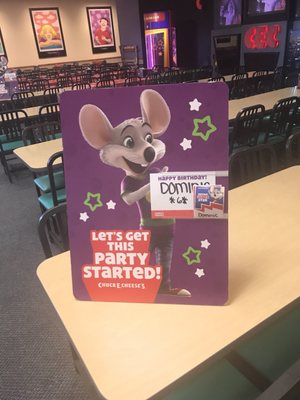 Chuck E. Cheese by null