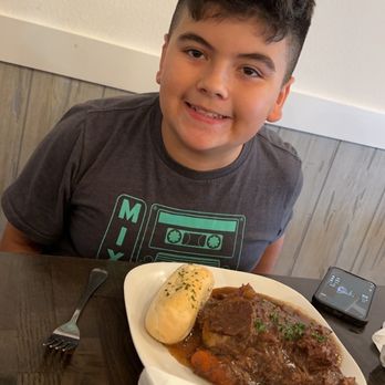 Jasmines On the Bayou - The pot roast with mash potatoes 10/10 - Seafood Near Me - Baton Rouge, Louisiana Jasmines On the Bayou - The pot roast with mash potatoes 10/10 - Seafood Near Me - Baton Rouge, Louisiana