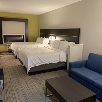 Holiday Inn Express & Suites Cleburne - Bedroom - Hotels Near Me - Cleburne, Texas Holiday Inn Express & Suites Cleburne - Bedroom - Hotels Near Me - Cleburne, Texas