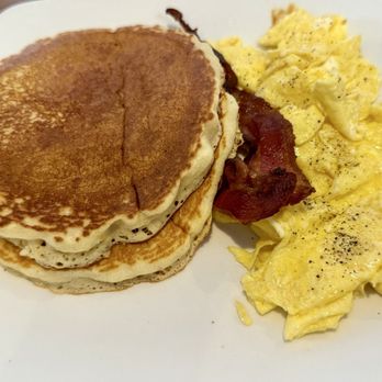 Summerlin Cafe - My scrambled eggs and bacon with my pancake combo - Cafes Near Me - Fort Myers Beach, Florida