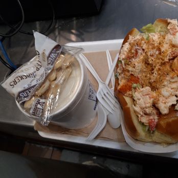 Boston Chowda - Clam chowder and Maine lobster roll - Seafood Near Me - Boston, Massachusetts Boston Chowda - Clam chowder and Maine lobster roll - Seafood Near Me - Boston, Massachusetts