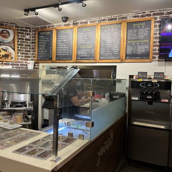 Yocrepe - This place has a nice look and a lot to offer so far for the size. - Bubble Tea Near Me - Claremont, California Yocrepe - This place has a nice look and a lot to offer so far for the size. - Bubble Tea Near Me - Claremont, California