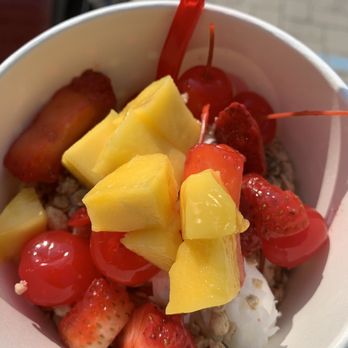 Red Mango - strawberries, strawberries, and other fruit - Ice Cream & Frozen Yogurt Near Me - New Rochelle, New York