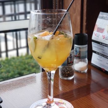 Red Lobster - White Sangria - Seafood Near Me - Joliet, Illinois