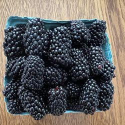 Springs Farm Market - These blackberries are on 'roids! but they are sooo good!
