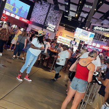 Xfinity Live! Philadelphia - Sports Bars Near Me - Philadelphia, Pennsylvania Xfinity Live! Philadelphia - Sports Bars Near Me - Philadelphia, Pennsylvania