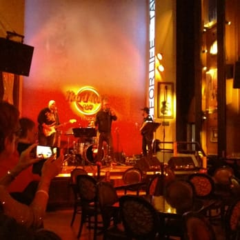 Hard Rock Cafe Lisboa - American Near Me - Lisbon, 11