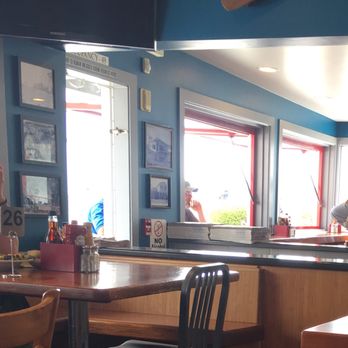 Duckie's Chowder House - Nice high tables and chairs clean inside - Seafood Near Me - Cayucos, California Duckie's Chowder House - Nice high tables and chairs clean inside - Seafood Near Me - Cayucos, California