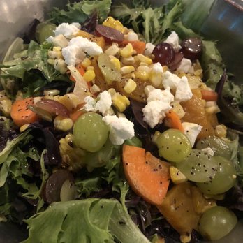 COMO's Restaurant - Bibb & Beet Salad - Pizza Near Me - Ferndale, Michigan