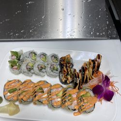 Gourmet House Japanese Cuisine - California roll Omaha roll sunrise roll