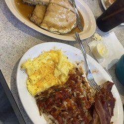 Mamas Daughters Diner - 2. Daughters Special