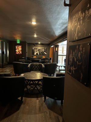 Moody's Lounge by null