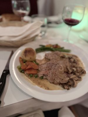 Le Petit Bistro by null