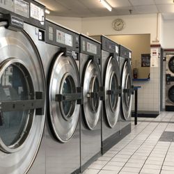 19th & Roosevelt Coin Laundry - Large washers for large loads!