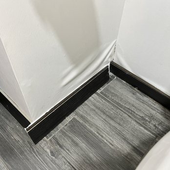 Hampton Inn & Suites Chesapeake-Square Mall - More evidence of water damage. The floor boards actually move when stepped on. - Hotels Near Me - Chesapeake, Virginia