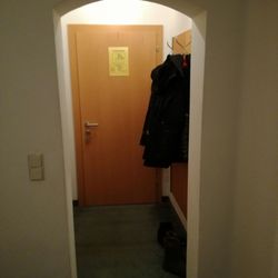 Pension Alpenhof - Kleiner Flur, links geht's ins Bad, was teils erneuert wurde.