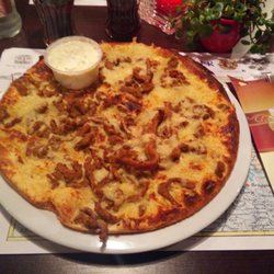 De Pannekoekenbakker - Pfannkuchen mit Gyros, Käse und Knoblauchsoße. Sehr lecker! (Nr. 372)