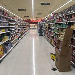 Price Chopper Supermarket - Price Chopper Middletown NY. Older store, fairly clean, not the best.