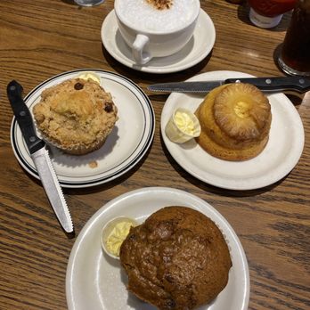 Mimi's Cafe - Banana chocolate chip muffin, Pineapple Upside Down muffin, raisin muffin - Breakfast & Brunch Near Me - Anaheim, California