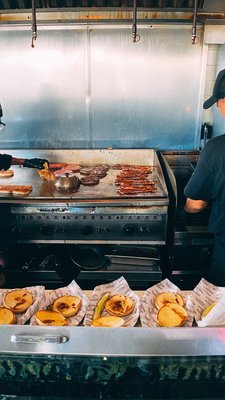 Burgers & Shakes by null