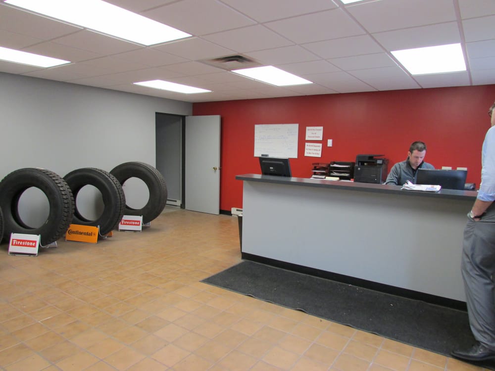 MCCARTHY TIRE SERVICE Updated September 2024 11 Photos 828