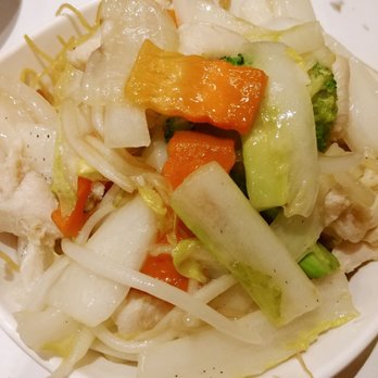 Panda Peng - Chicken Chow Mein - Cantonese Near Me - Laval, Quebec