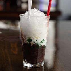 Pho Le Nguyen - Che 3 mau Mung Bean, Red Bean, Agar Strip