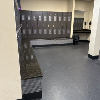 Planet Fitness - Locker room - Gyms Near Me - Delray Beach, Florida