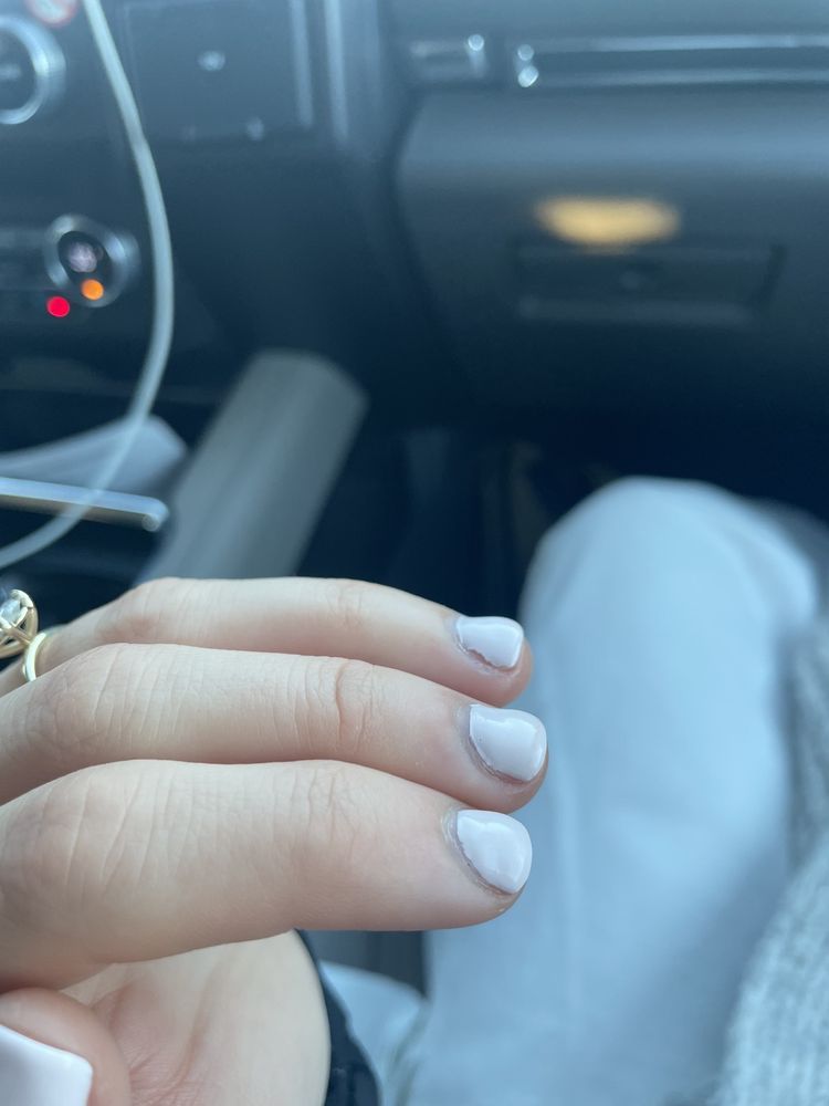 Modern Nails Logo