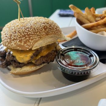 Aslin Beer - Smash burger - Breweries Near Me - Virginia Beach, Virginia Aslin Beer - Smash burger - Breweries Near Me - Virginia Beach, Virginia