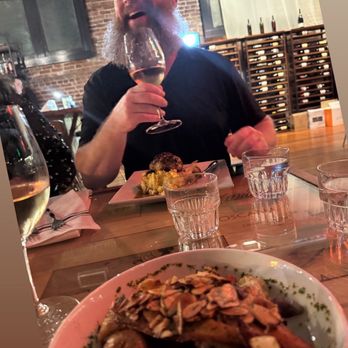 Urban Decanter - American Near Me - Forest Grove, Oregon
