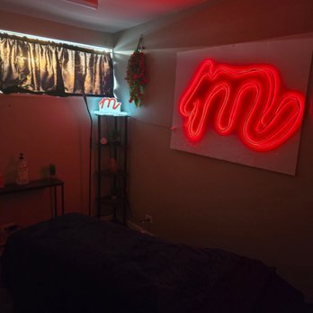Magnificent Therapeutics - Wellness room of Magnificent Therapeutics - Massage Therapy Near Me - Crystal Lake, Illinois Magnificent Therapeutics - Wellness room of Magnificent Therapeutics - Massage Therapy Near Me - Crystal Lake, Illinois
