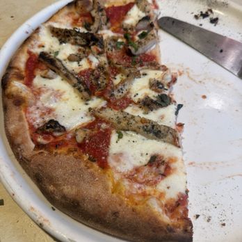 La Piazza - Merrick - Remains of our pizza - Pizza Near Me - Merrick, New York La Piazza - Merrick - Remains of our pizza - Pizza Near Me - Merrick, New York