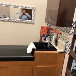 Melaney Salon