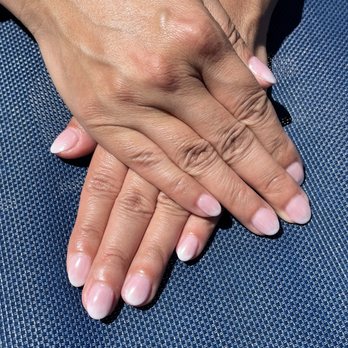 Hannah Nail Spa - Pink & white gel nails with white chrome. - Nail Salons Near Me - Las Vegas, Nevada
