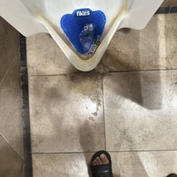 QuikTrip - Nasty toilet