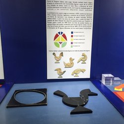 Museo Elder de la Ciencia y la Tecnologia - Build different birds